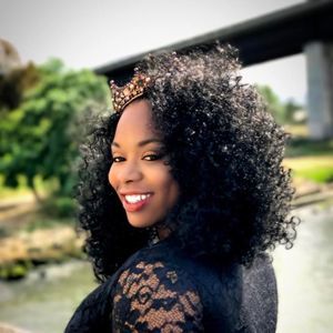 Meet your Posher, Racquel